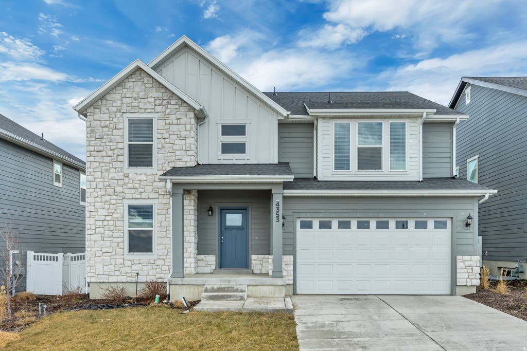 Photo of 4353 W PILLARS RIDGE LN, Herriman, UT 84096 (MLS # 2162712)