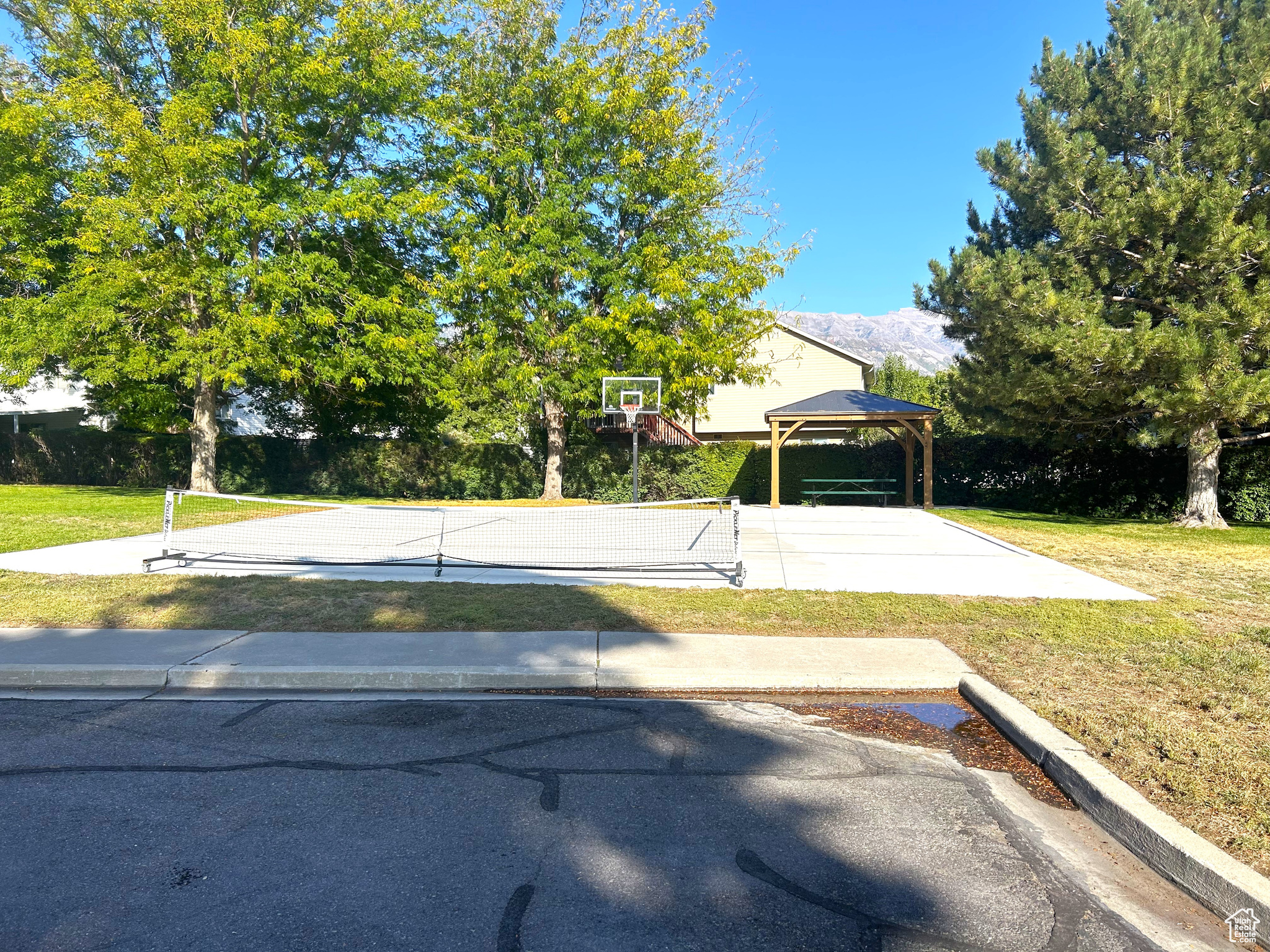 SUNSET HILLS - Residential