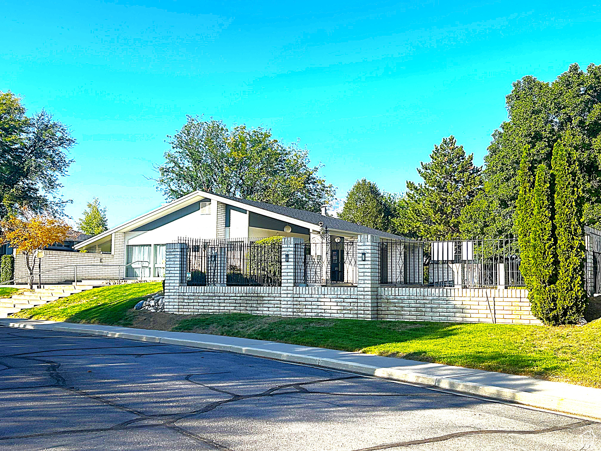 SUNSET HILLS - Residential