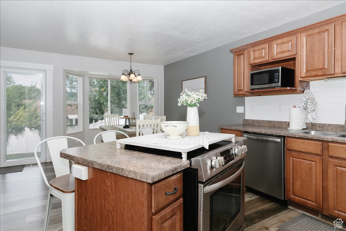 QUINNCOURT.GOGLADLY.COM - Residential Income