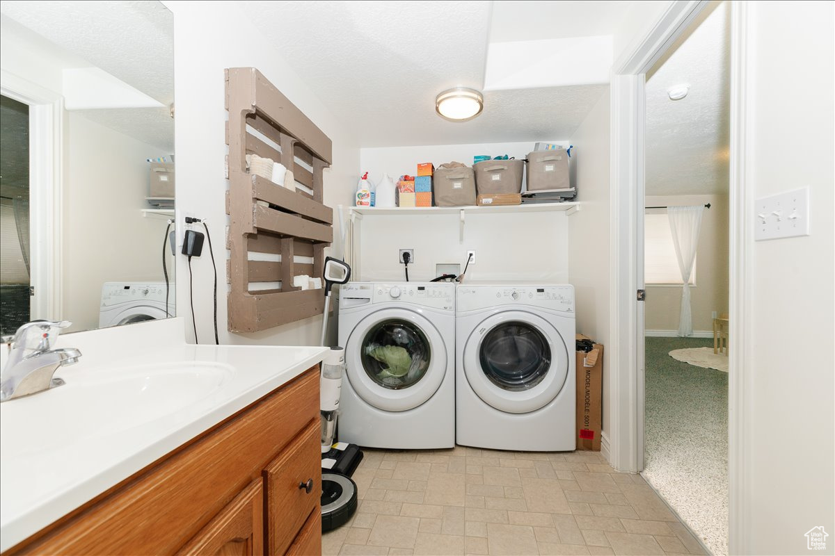 QUINNCOURT.GOGLADLY.COM - Residential Income