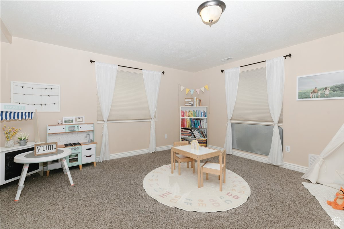 QUINNCOURT.GOGLADLY.COM - Residential Income