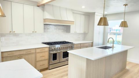 Tiny photo for 9039 S 1660 E, Sandy, UT 84093 (MLS # 2138596)