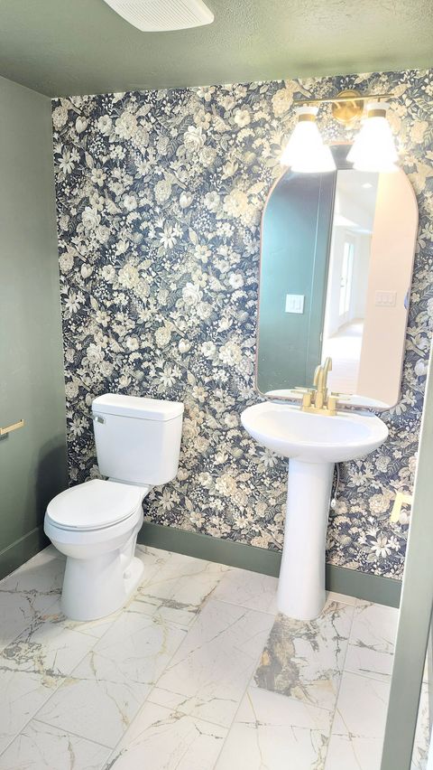 Tiny photo for 9039 S 1660 E, Sandy, UT 84093 (MLS # 2138596)