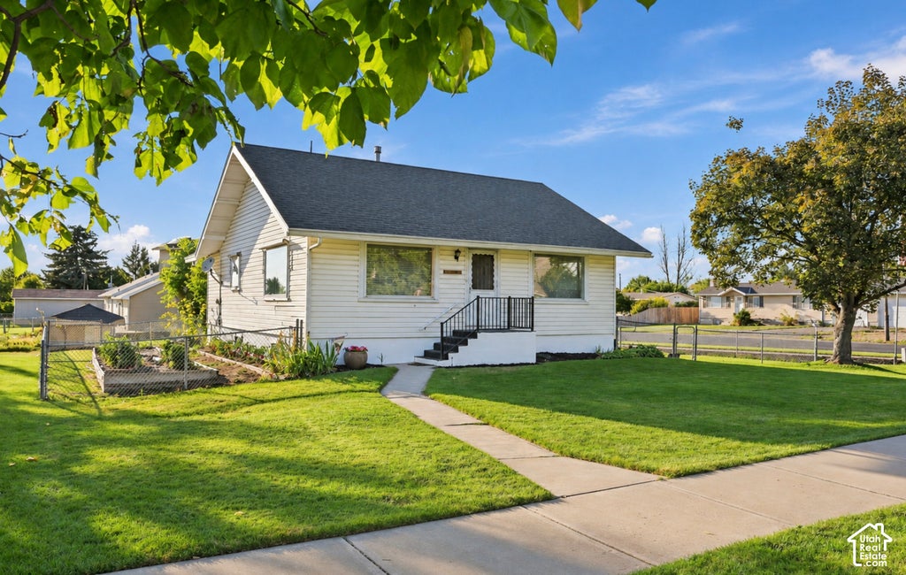 Photo of 311 S 200 W, Smithfield, UT 84335 (MLS # 2189561)