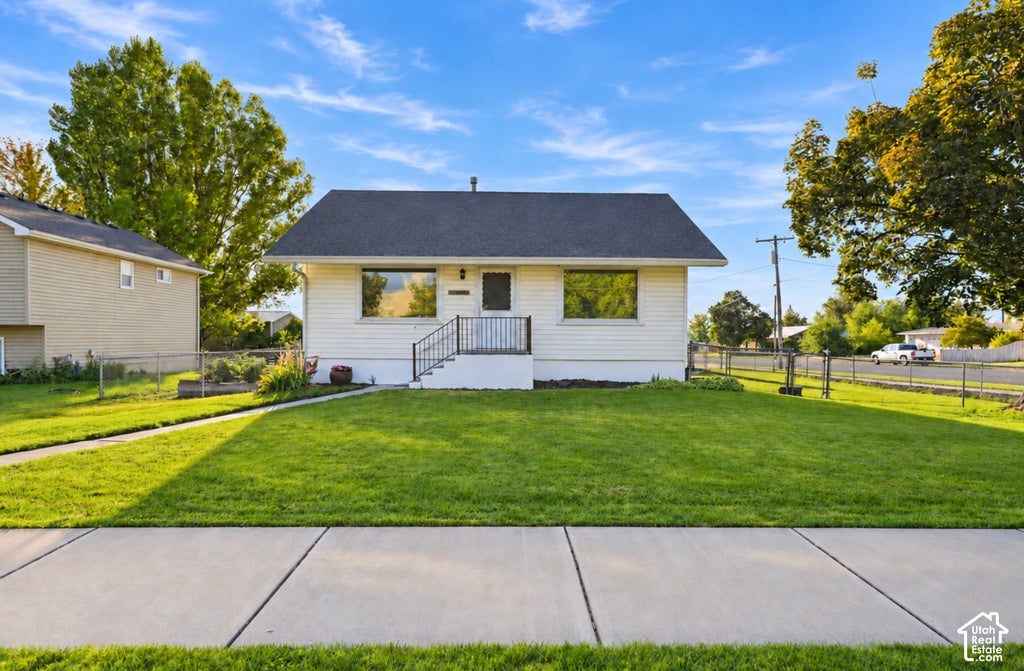Photo of 311 S 200 W, Smithfield, UT 84335 (MLS # 2189561)