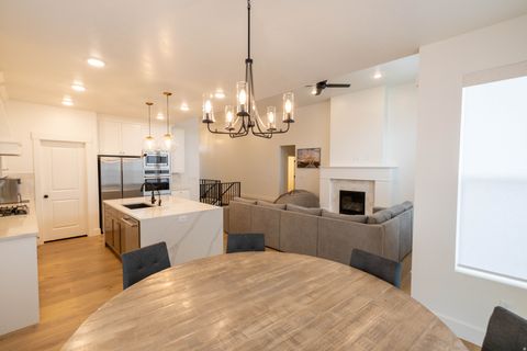 Tiny photo for 293 N PHEASANT DR, Mapleton, UT 84664 (MLS # 2142567)