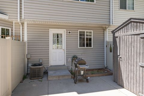 Tiny photo for 962 N INDEPENDENCE Ave W, Provo, UT 84604 (MLS # 2125114)