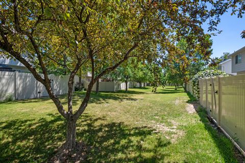 Tiny photo for 962 N INDEPENDENCE Ave W, Provo, UT 84604 (MLS # 2125114)