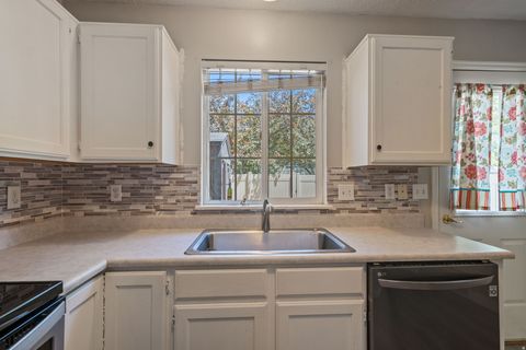 Tiny photo for 962 N INDEPENDENCE Ave W, Provo, UT 84604 (MLS # 2125114)