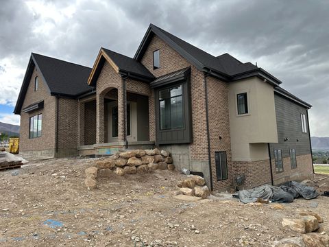 Photo of 831 N EMERY LN #54, Elk Ridge, UT 84651 (MLS # 2137569)