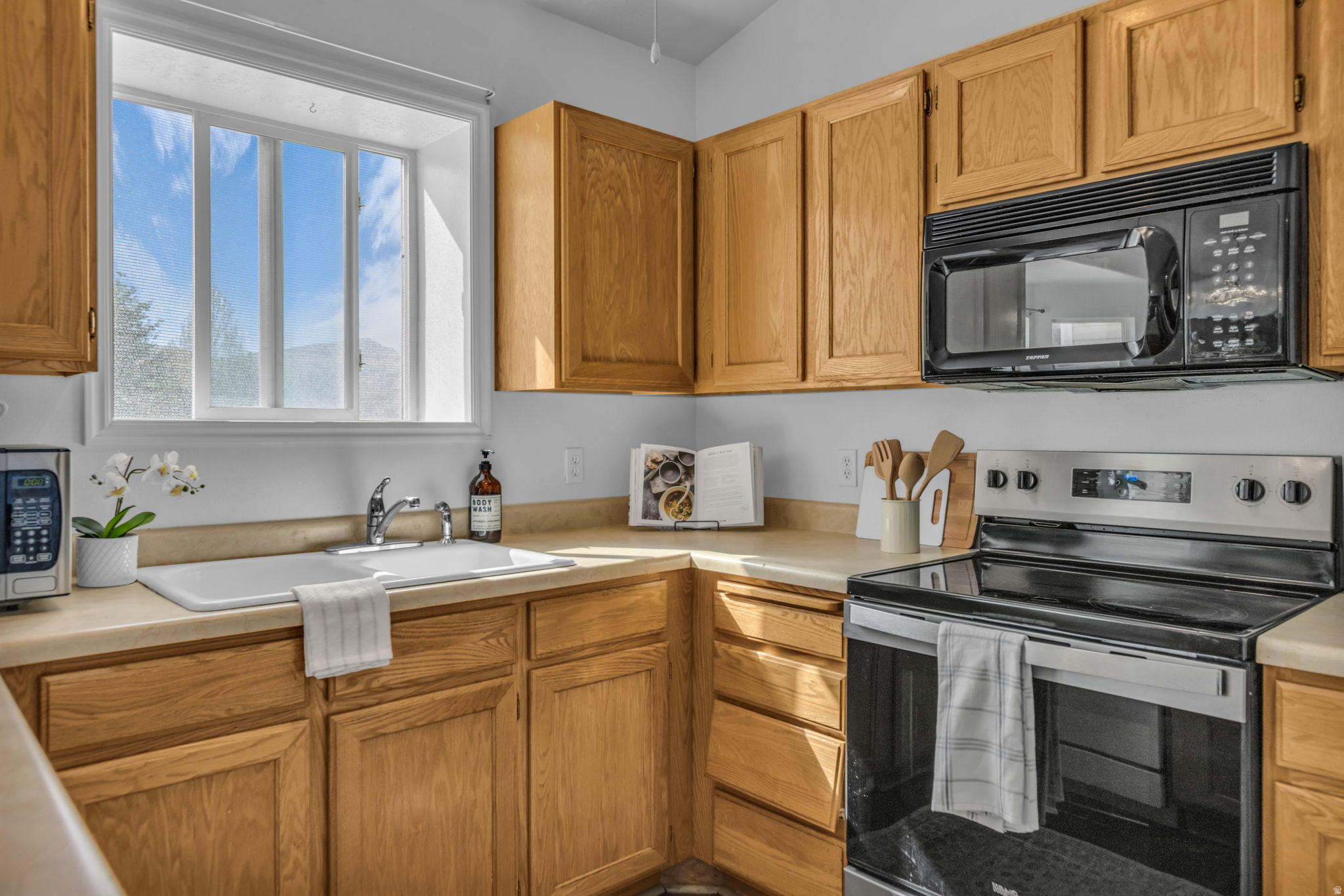 COTTAGES AT ELK RUN - Residential