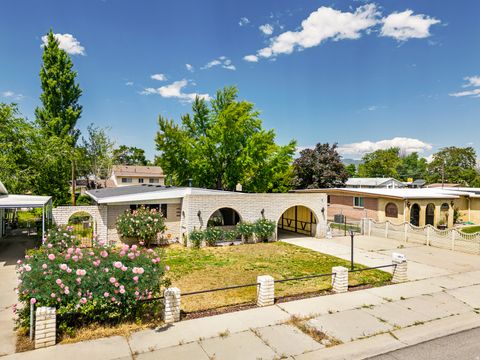 Photo of 1876 W 3350 S, Salt Lake City, UT 84119 (MLS # 2163520)