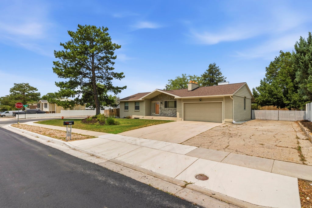 Photo of 2693 E TEAL WAY S, Sandy, UT 84093 (MLS # 2168010)