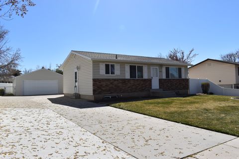 Tiny photo for 574 E ALOHA LN S, Sandy, UT 84070 (MLS # 2144751)