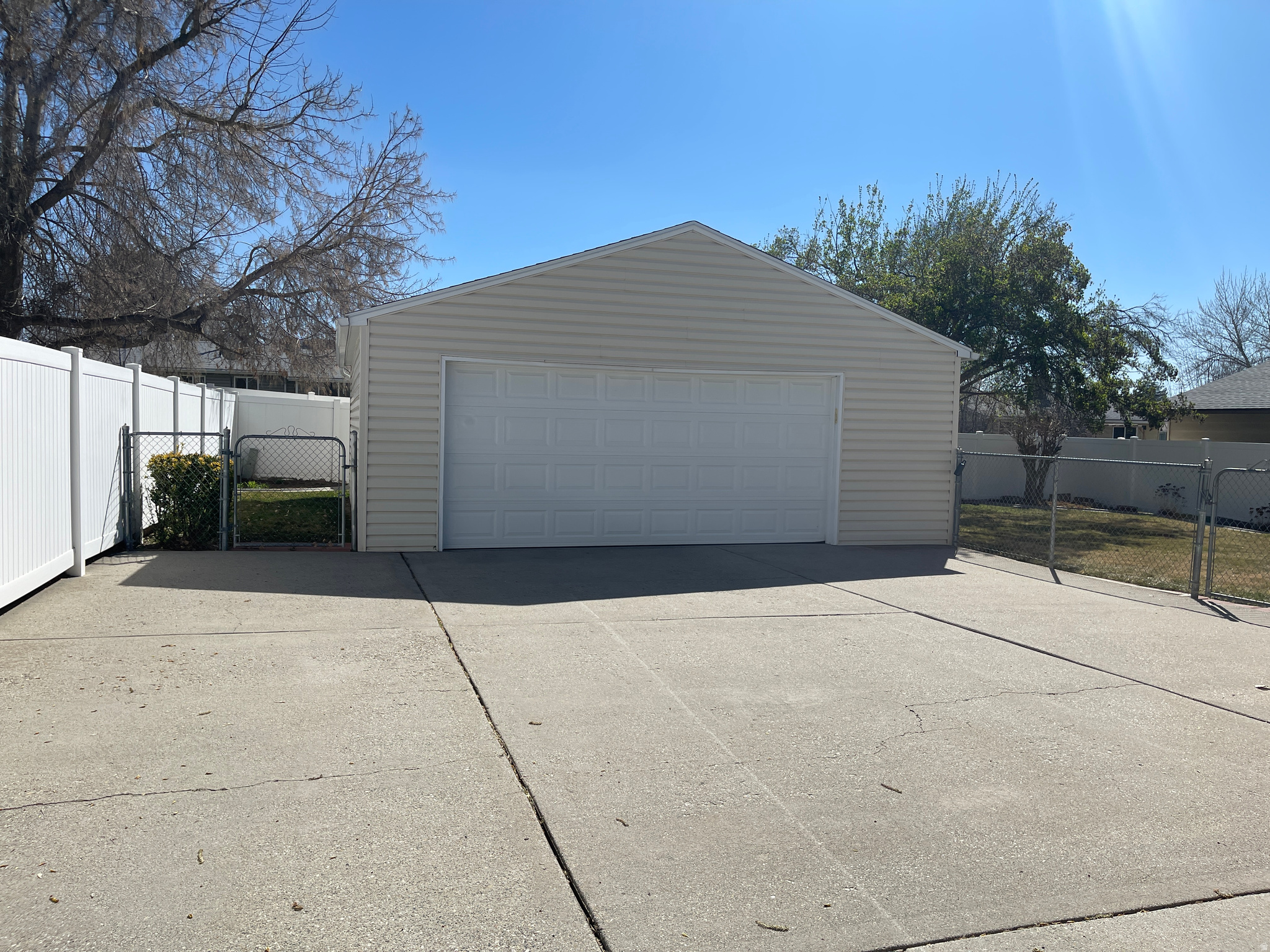 WHITE SANDS - Residential