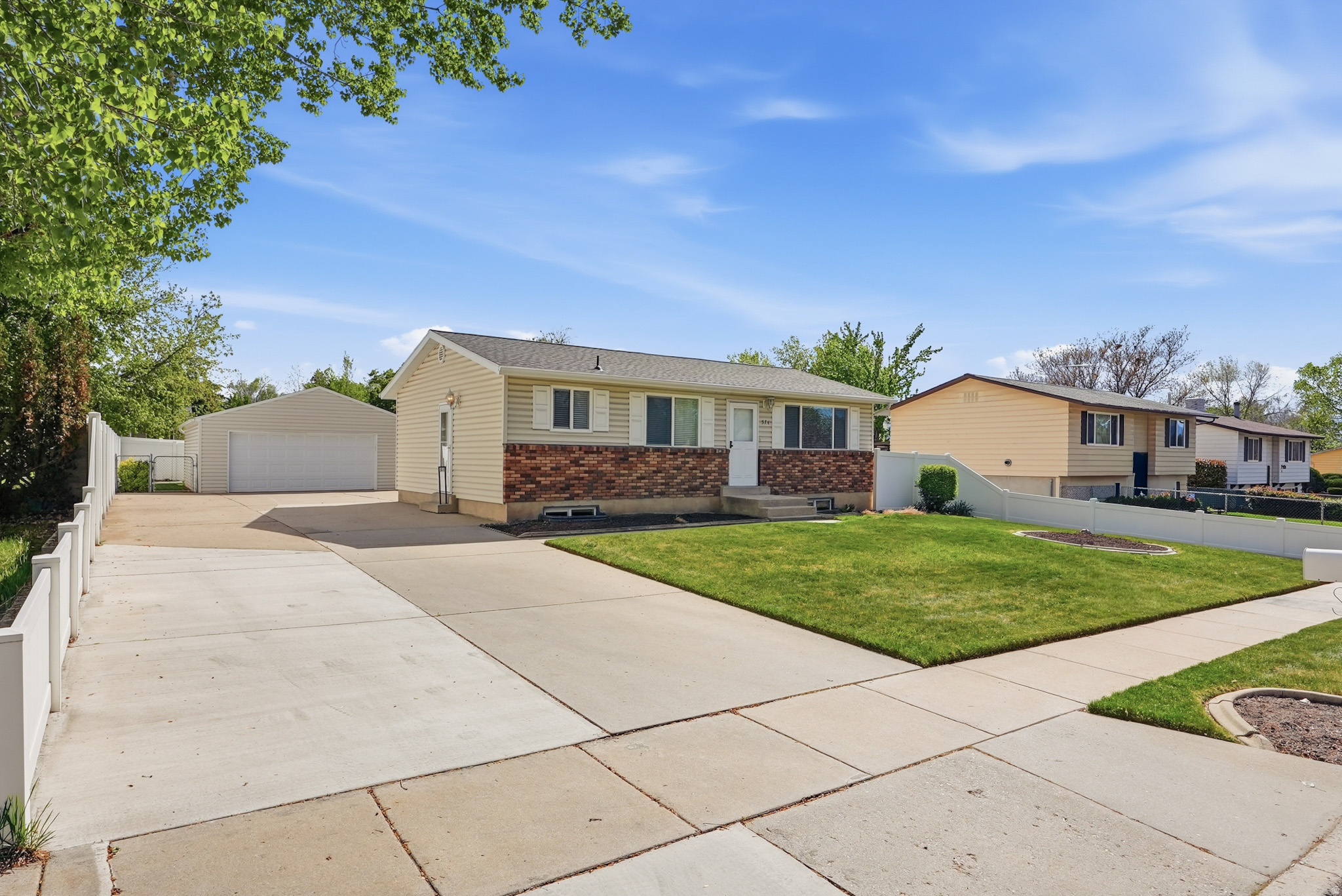 WHITE SANDS - Residential