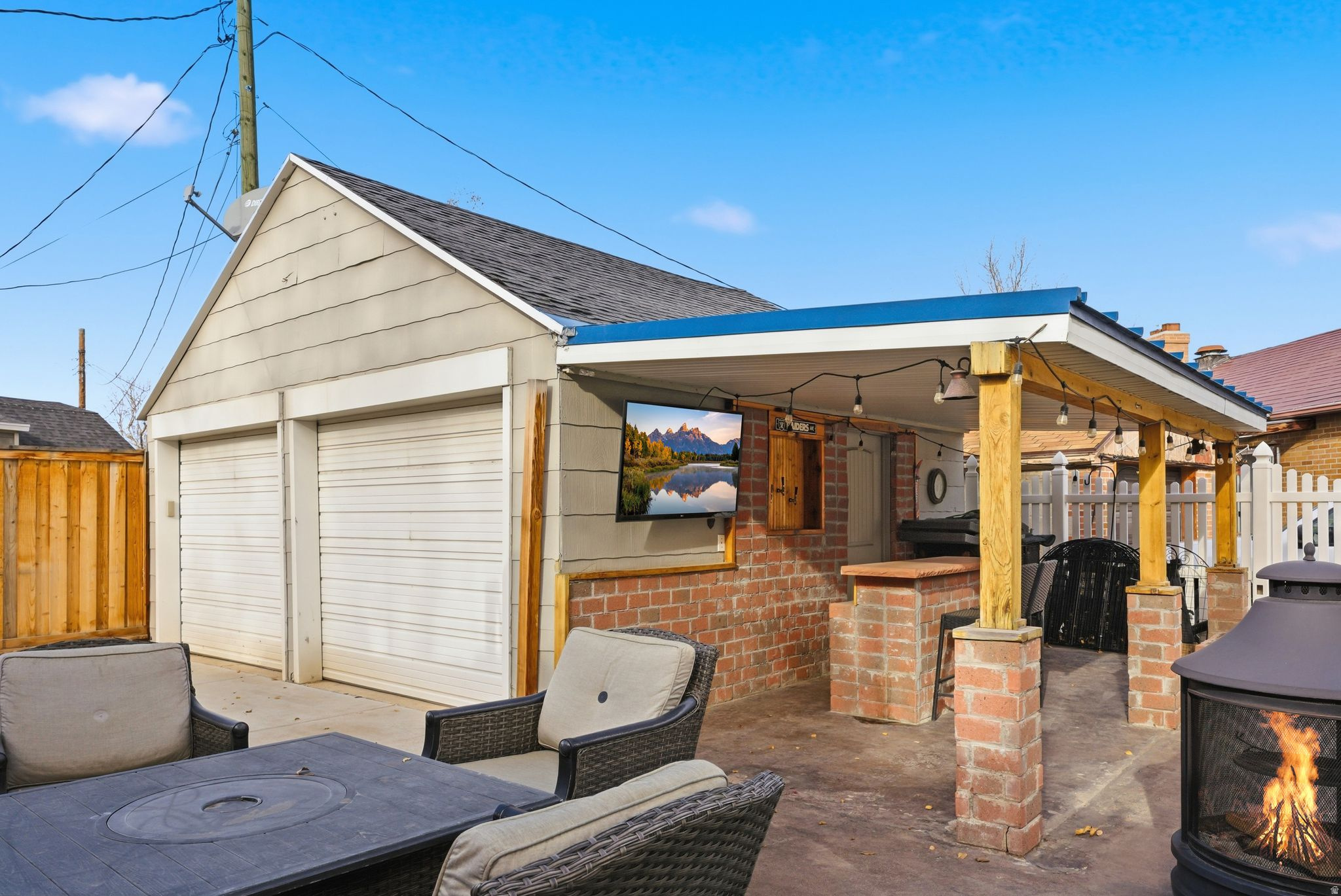 COUNTRY CLUB - Residential