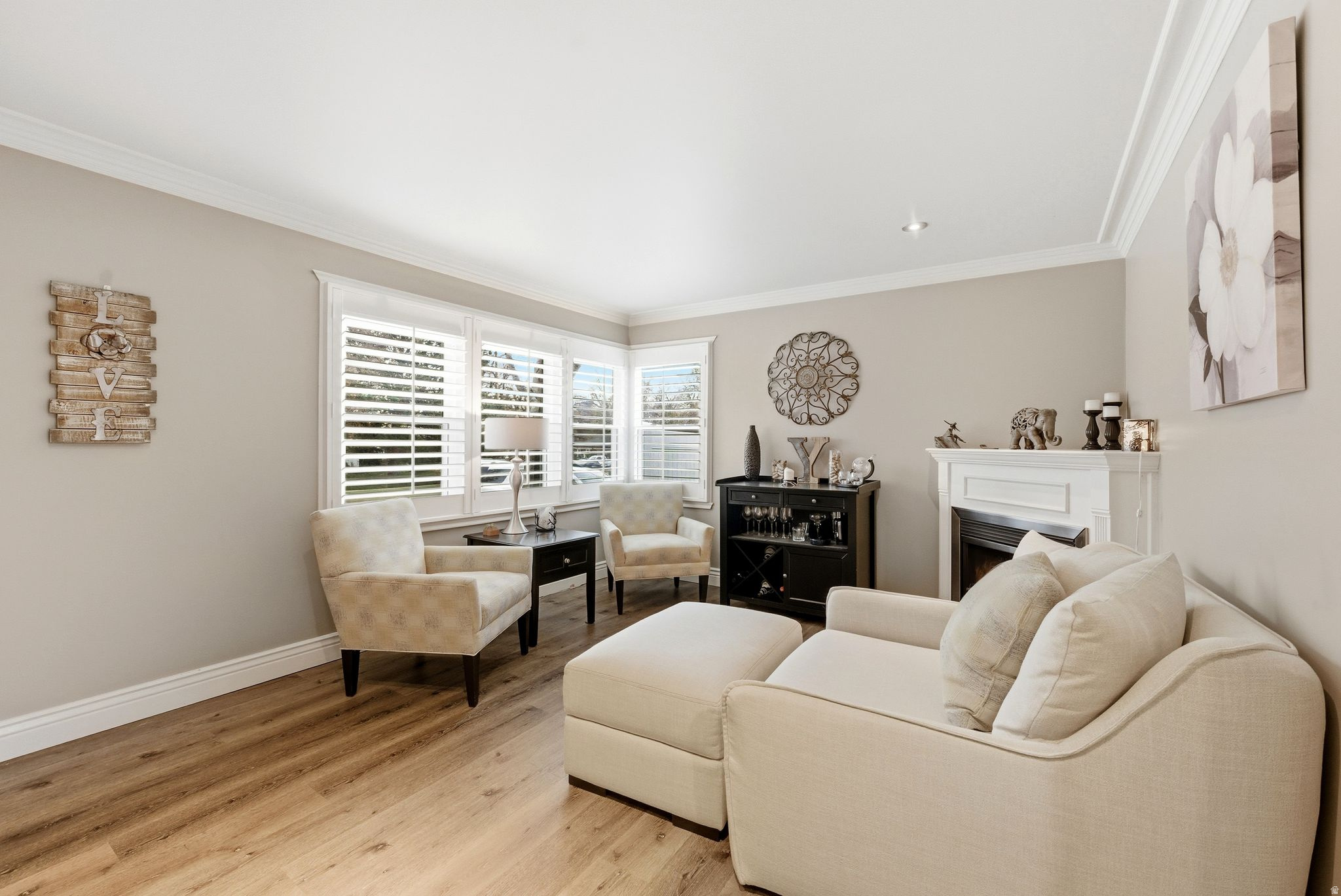 COUNTRY CLUB - Residential