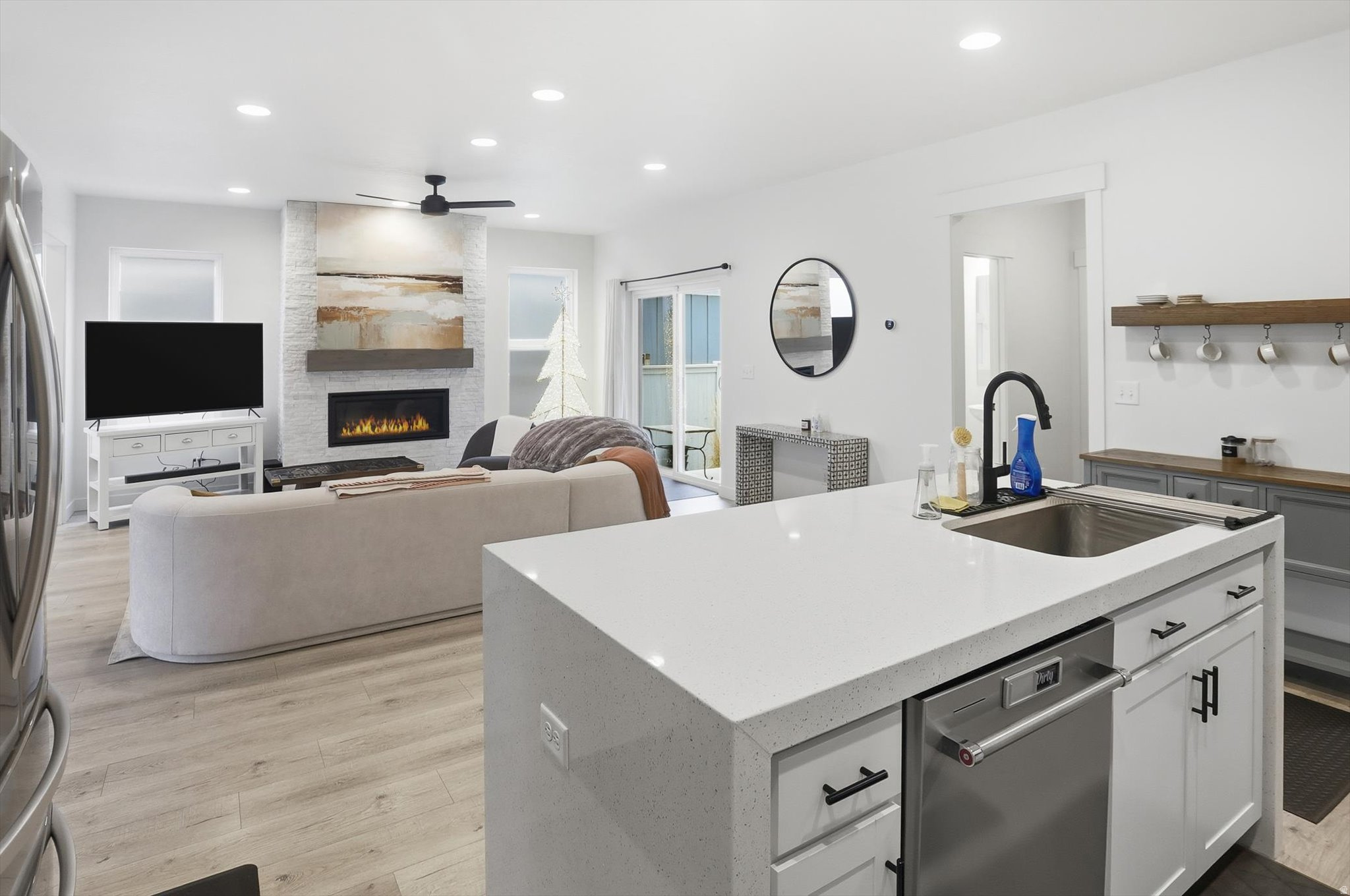 DAYBREAK - Residential