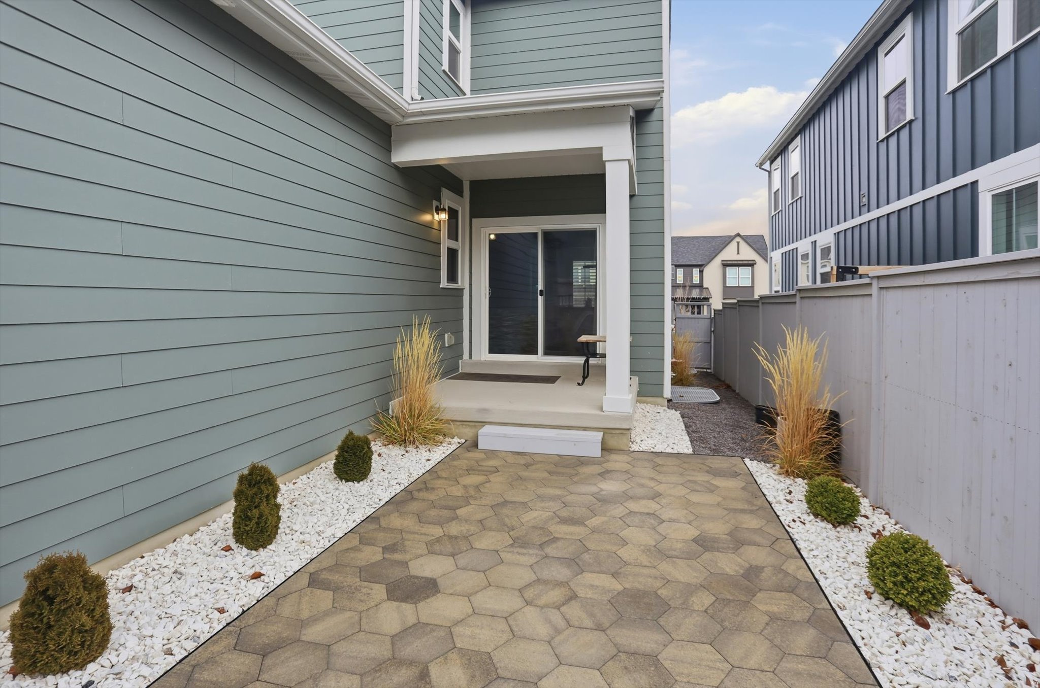 DAYBREAK - Residential