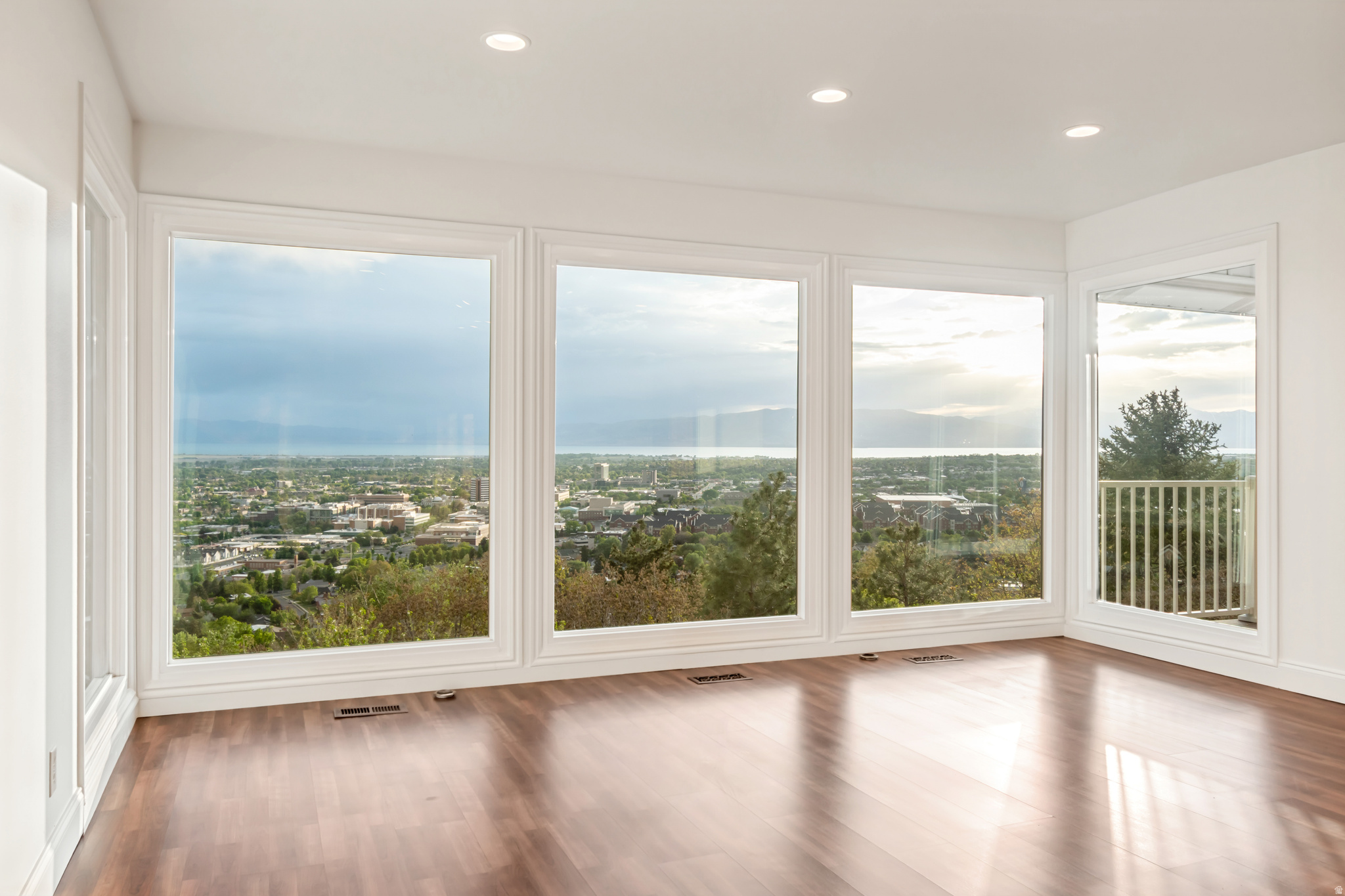 OAK HILLS SUB - Residential