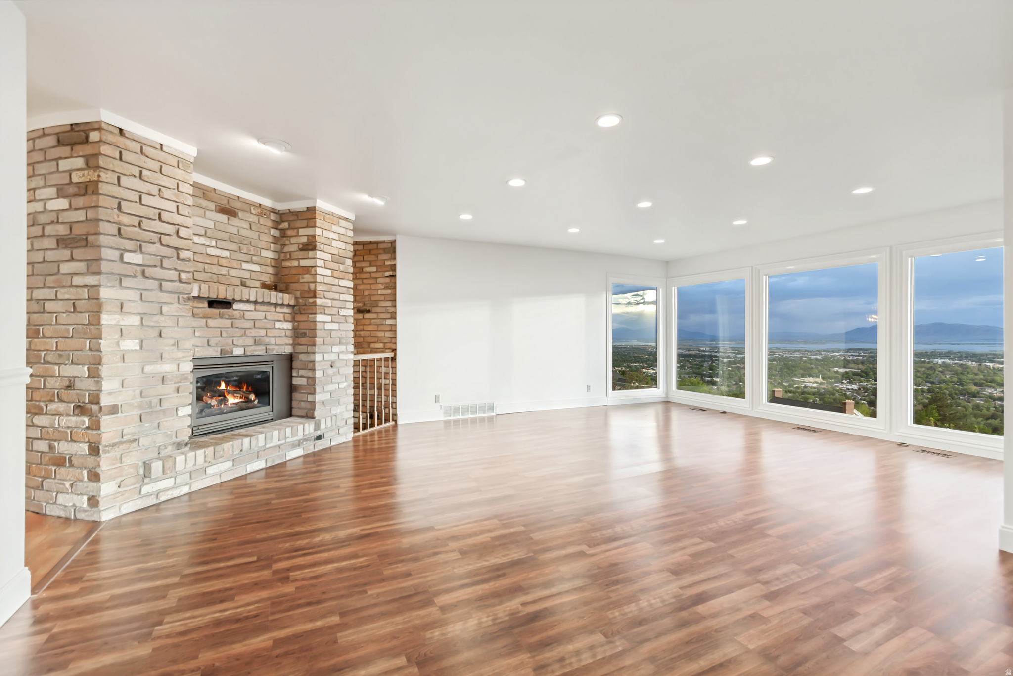 OAK HILLS SUB - Residential