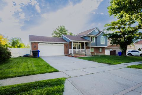 Tiny photo for 1523 N 150 W, Bountiful, UT 84010 (MLS # 2173738)