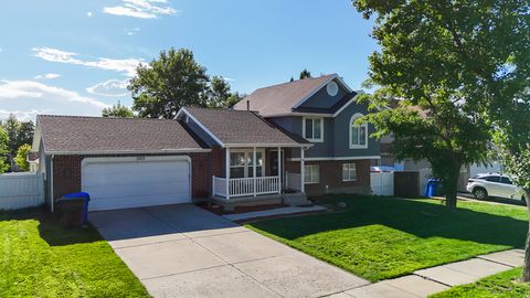 Tiny photo for 1523 N 150 W, Bountiful, UT 84010 (MLS # 2173738)