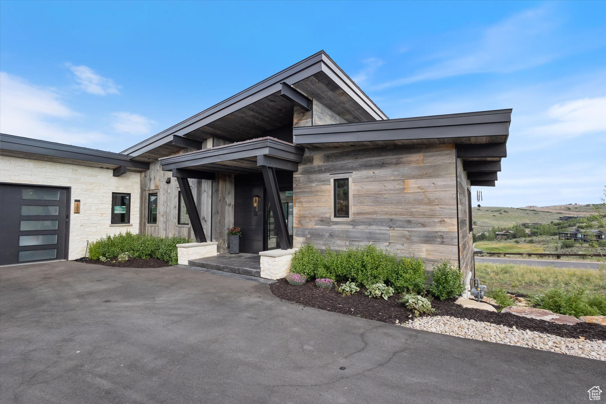 TUHAYE - Residential