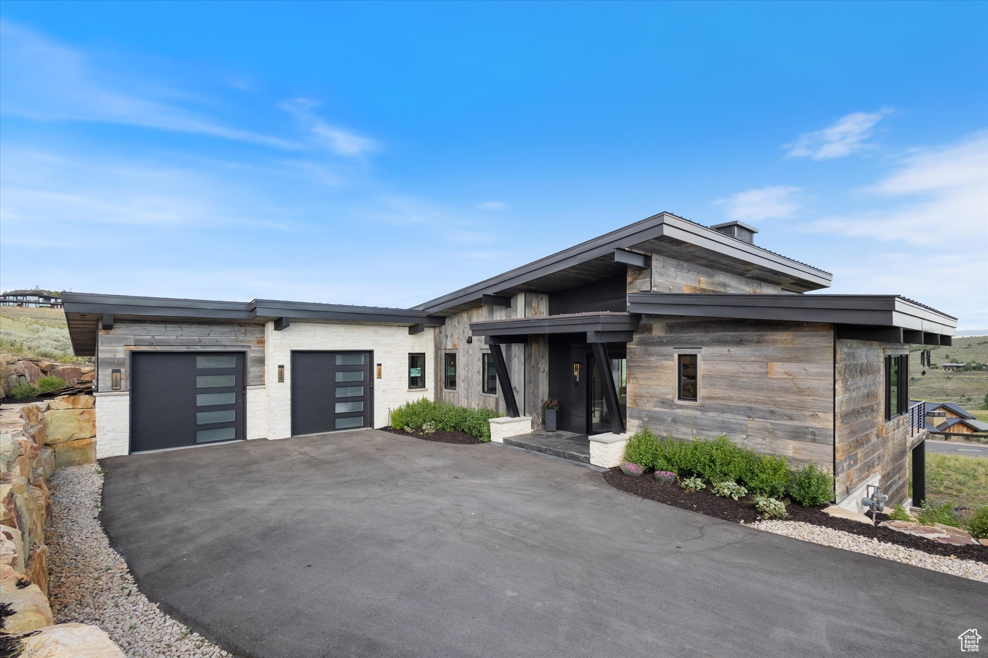 TUHAYE - Residential