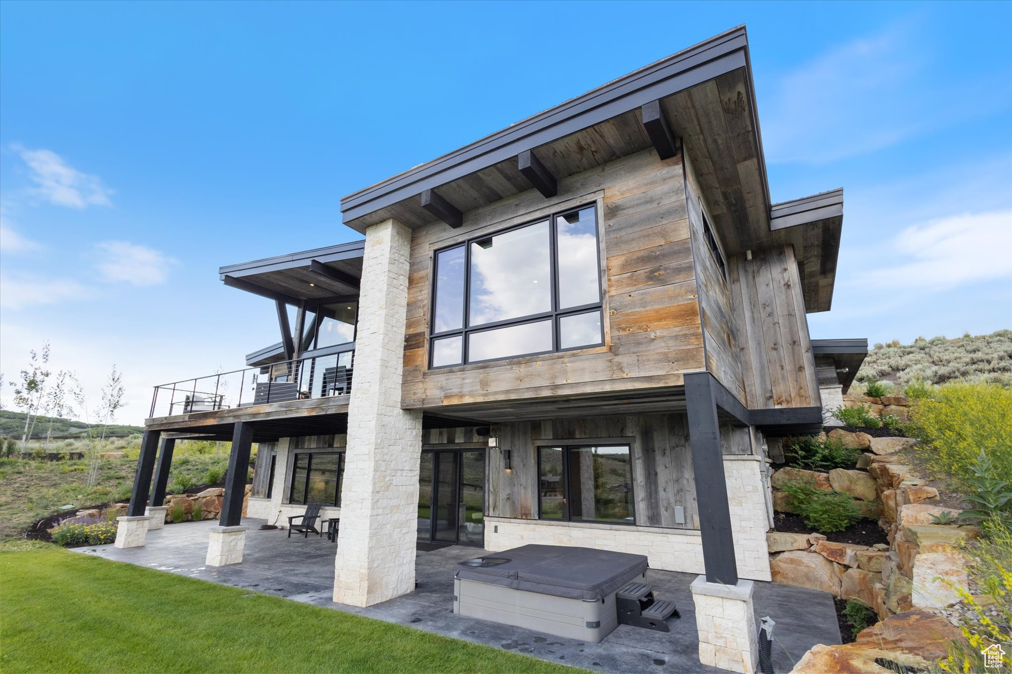 TUHAYE - Residential