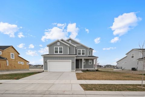 Photo of 372 E CLEAR GRANITE WAY #118, Eagle Mountain, UT 84005 (MLS # 2121180)