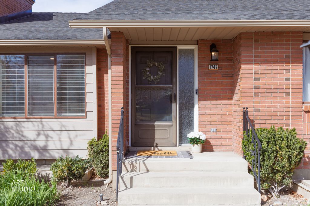 Photo of 1747 COBBLESTONE DR, Provo, UT 84604 (MLS # 2146371)