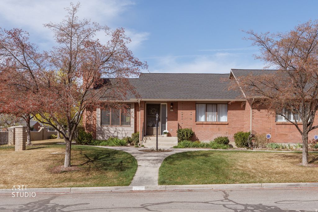Photo of 1747 COBBLESTONE DR, Provo, UT 84604 (MLS # 2146371)