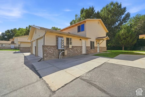 Photo of 1305 MONROE BLVD #9, Ogden, UT 84404 (MLS # 2189571)