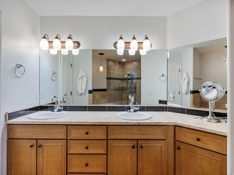 Tiny photo for 1319 E OLD MAPLE CT, Murray, UT 84117 (MLS # 2156261)