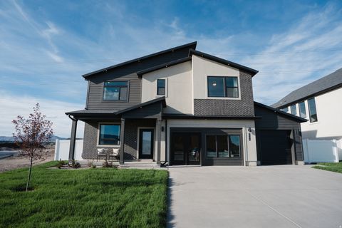 Photo of 2866 W 1930 N, Provo, UT 84601 (MLS # 2148110)