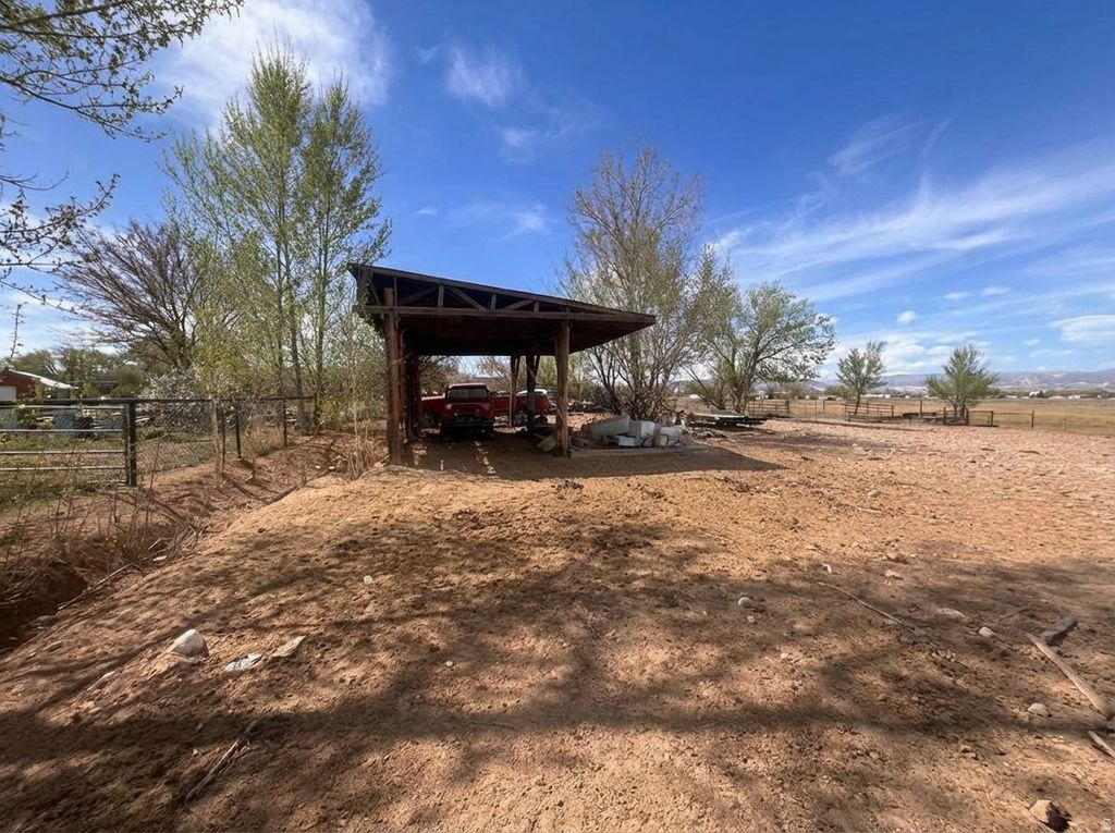 Photo of 1929 E 2500 S, Vernal, UT 84078 (MLS # 2146232)