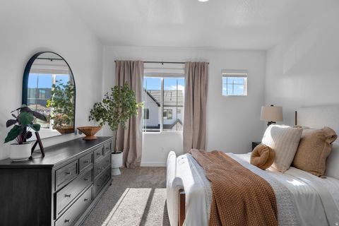 Tiny photo for 2812 E CORRAL HOLLOW DR, Washington, UT 84780 (MLS # 2153354)