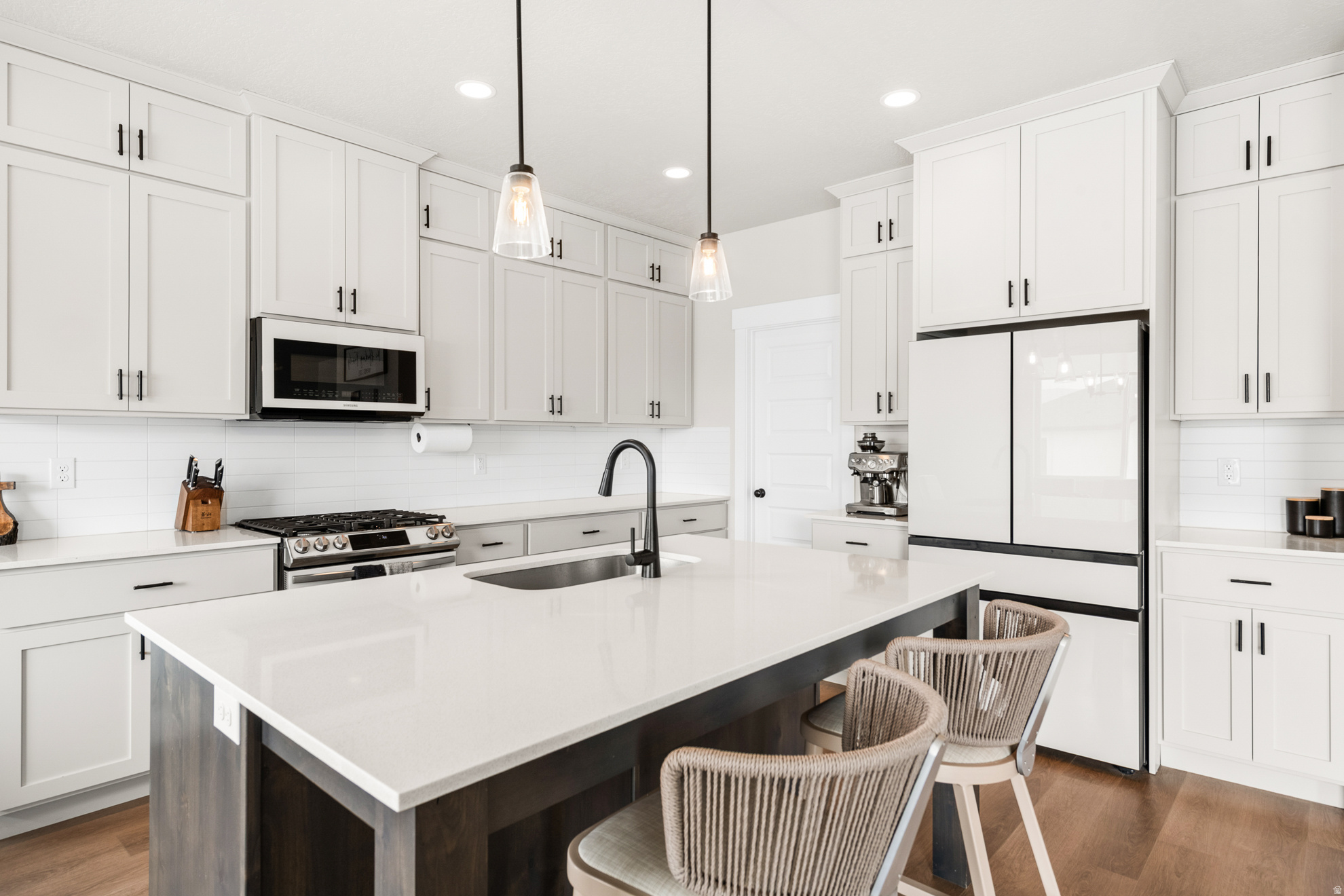 EAGLE POINT - Residential