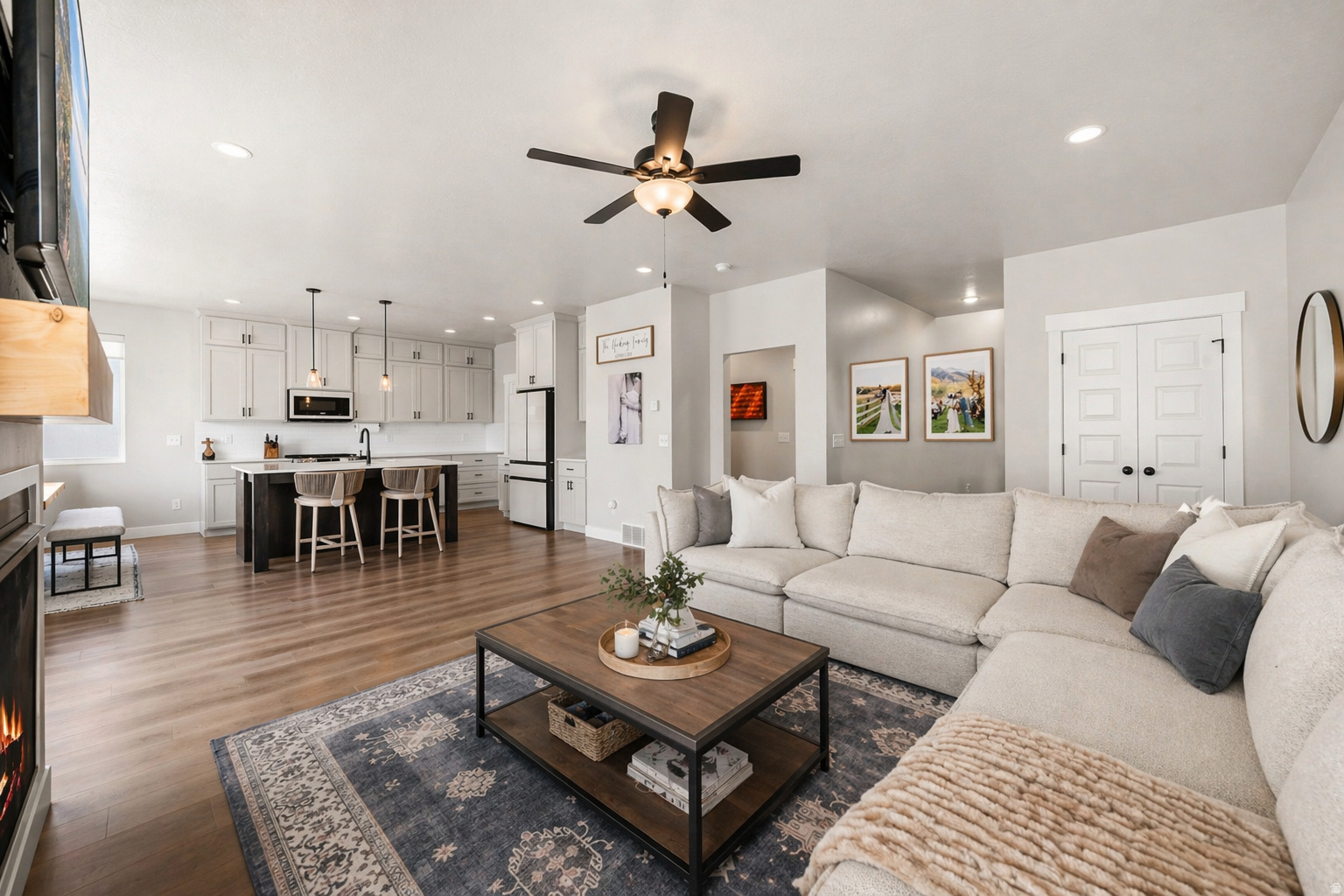 EAGLE POINT - Residential