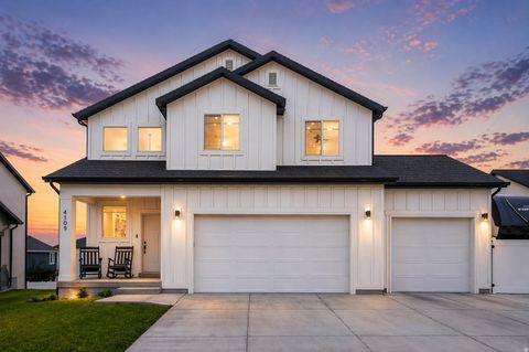 Photo of 4109 N MERCUR DR, Eagle Mountain, UT 84005 (MLS # 2152968)