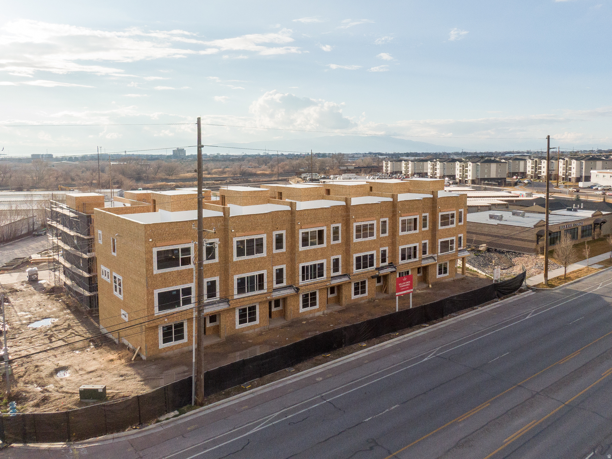 WILLOW CREEK - Residential