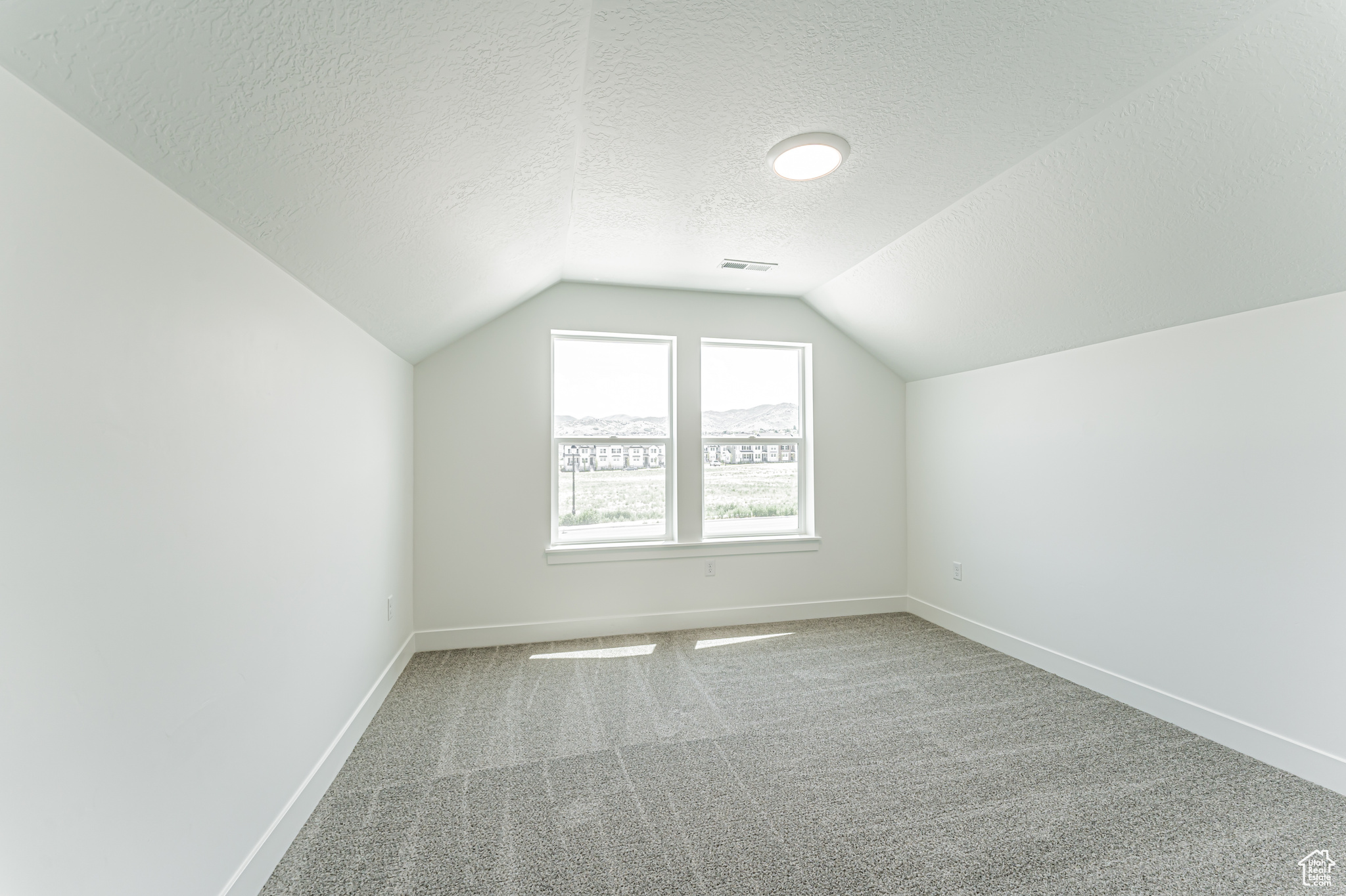 MOUNTAIN RIDGE - Residential