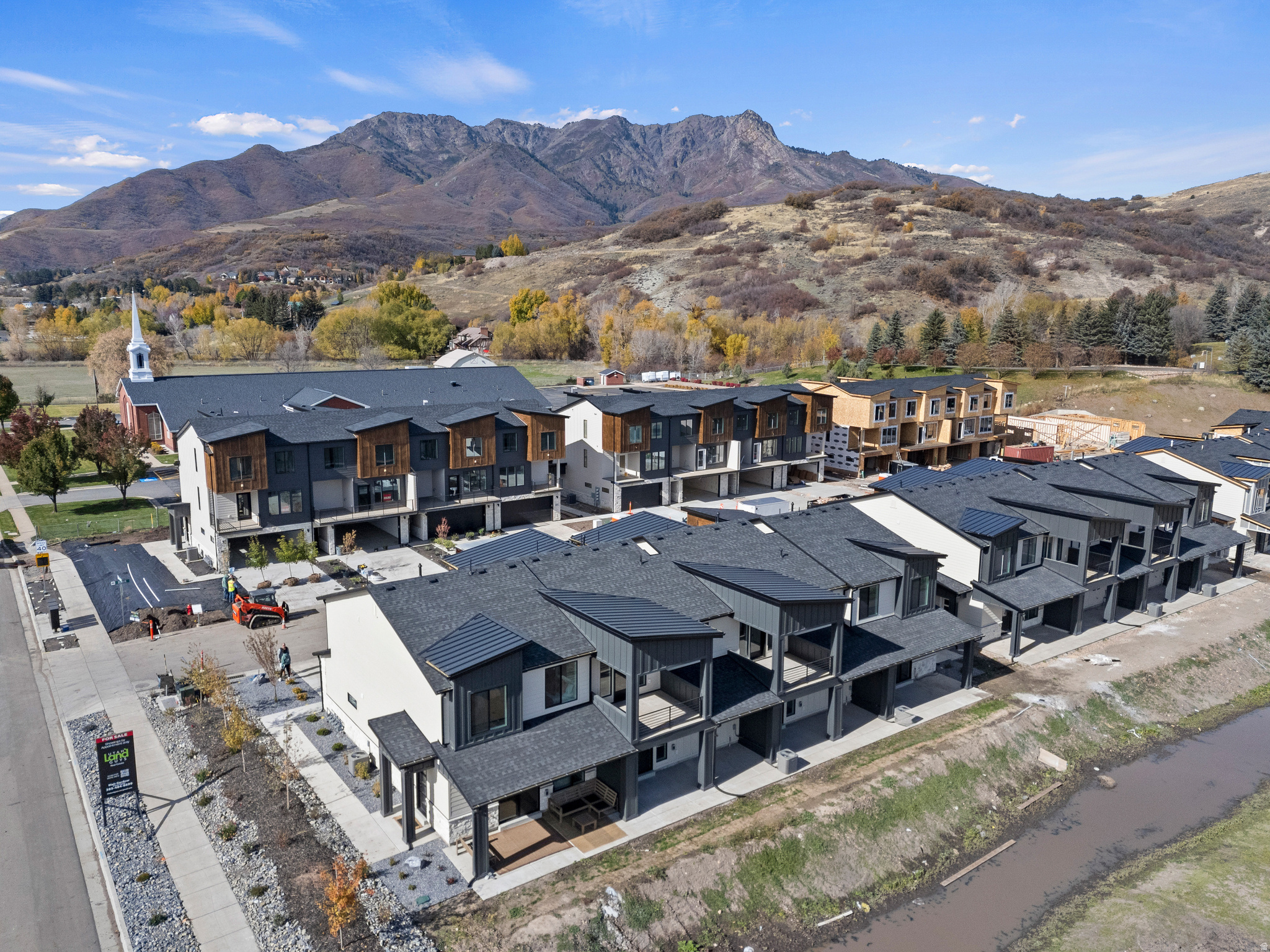 PEAKS TOWNHOMES - Residential