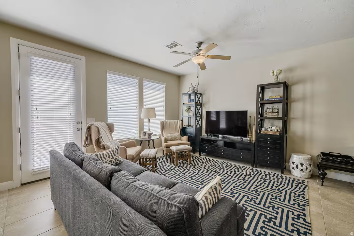 CORAL RIDGE TOWNHOMES PH 3-A - Residential