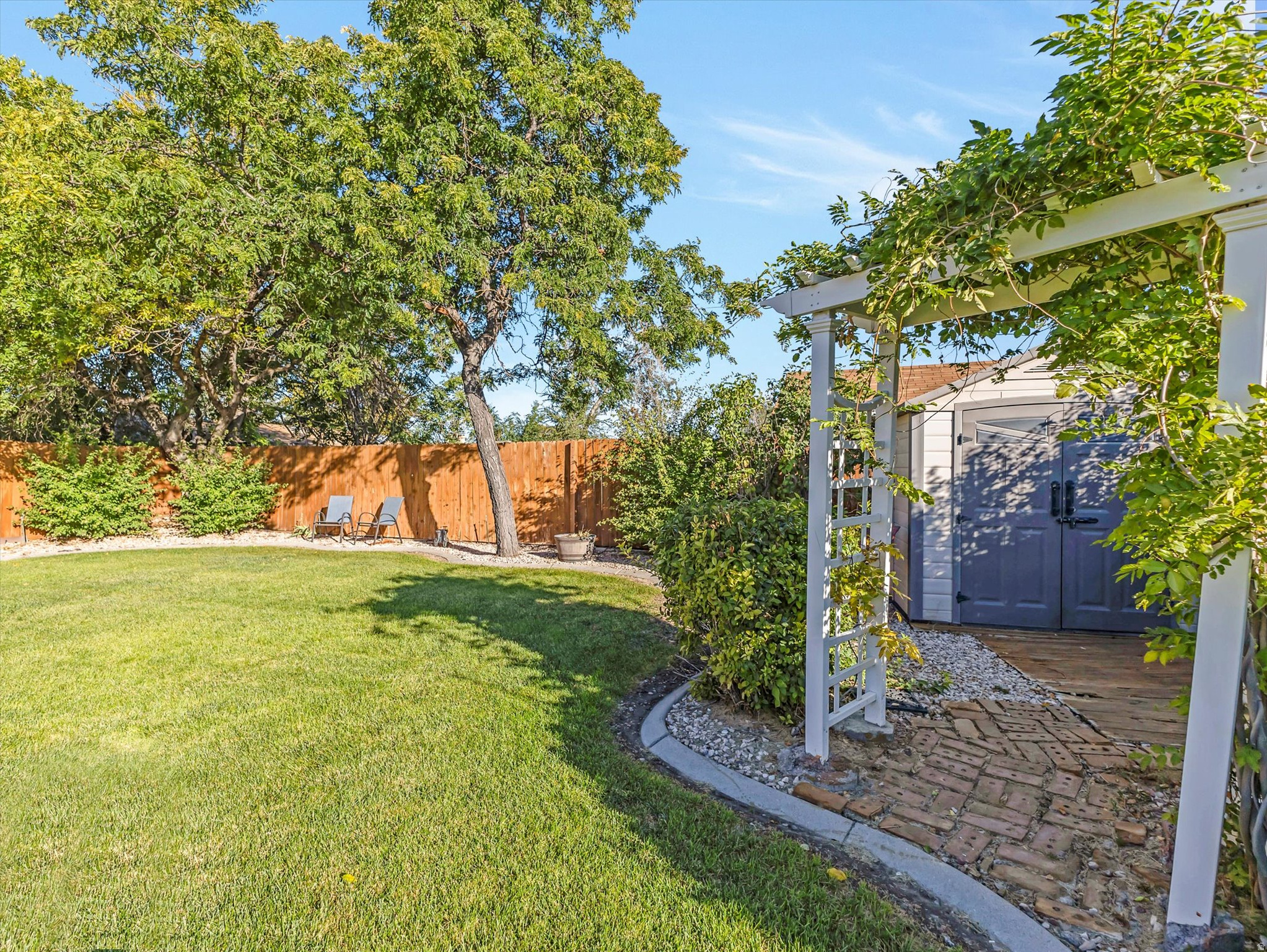 COLONY NORTH - Residential