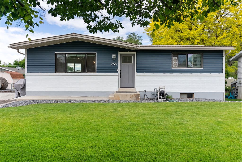 Photo of 285 W 300 N, Smithfield, UT 84335 (MLS # 2162294)