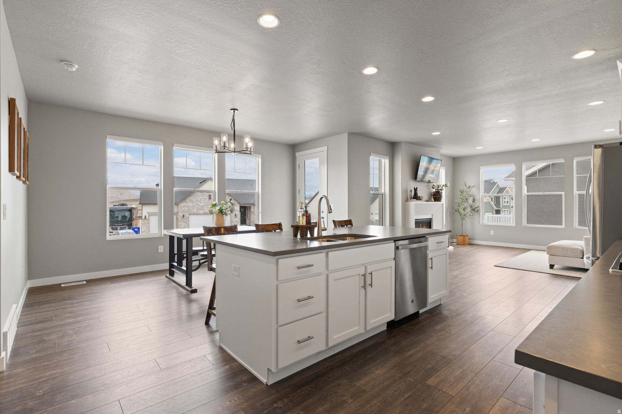 OVERLAND GARDEN D168 - Residential